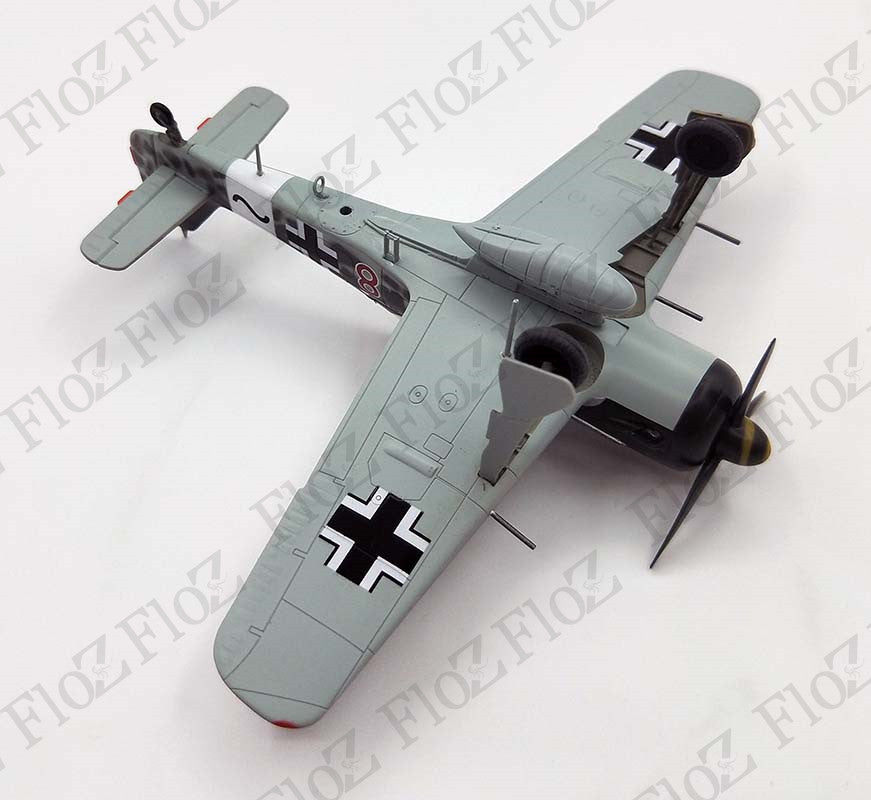 Fw190 A-8 Red 8 IV JG3 Uffz Willi Maximowitz 1944 1/72 finished plane Easy model