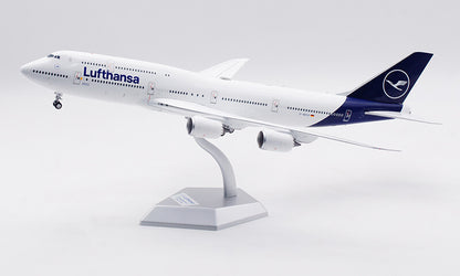 1:200 SQ Wings Lufthansa Boeing 747-8 D-ABYA Passenger Airplane Diecast Model