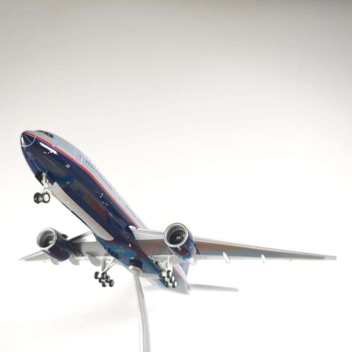 1:200 InFlight United Airlines B777-200 N786UA Airplane Diecast Plane Model
