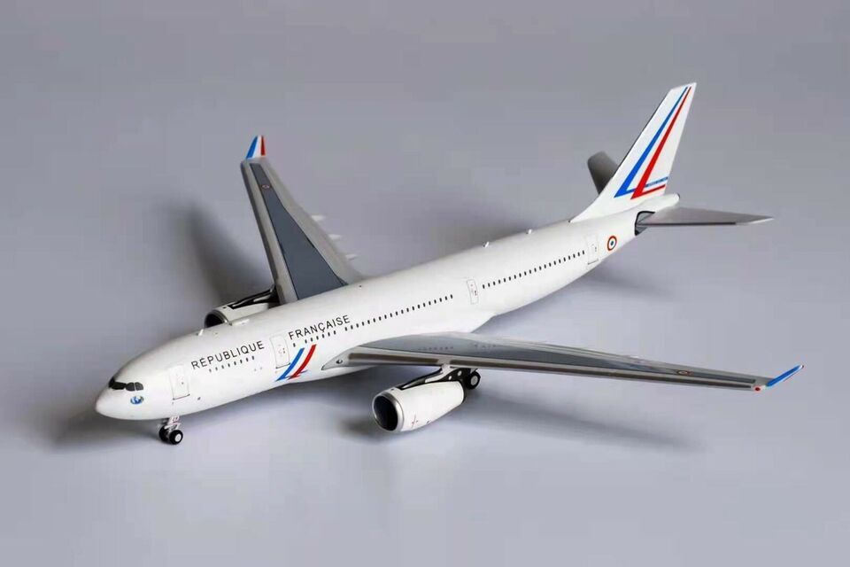 1:400 NG REPUBLIQUE FRANCAISE AIRBUS A330-200 Passenger Airplane Diecast Model