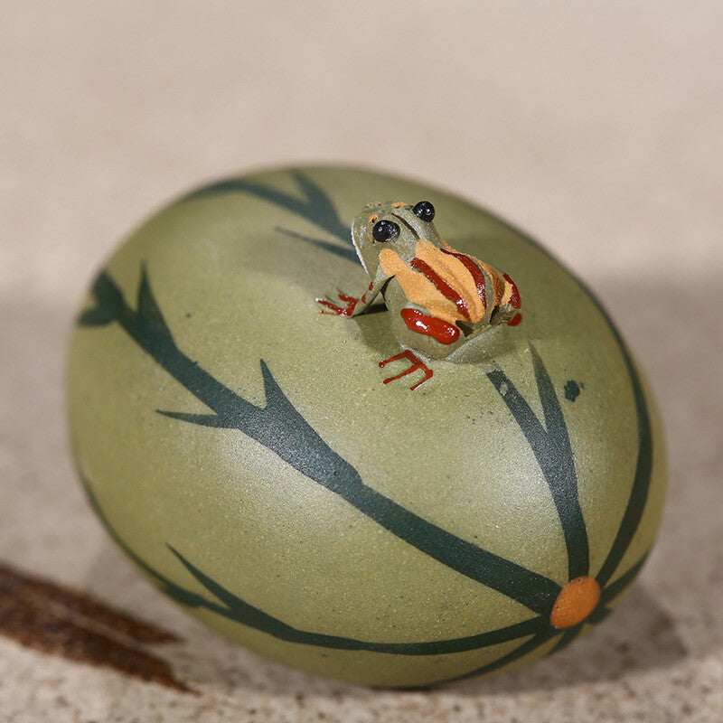 Water Spray Tea Pet Frog On Watermelon Statue Mini Tea Play Home Decoration Fun