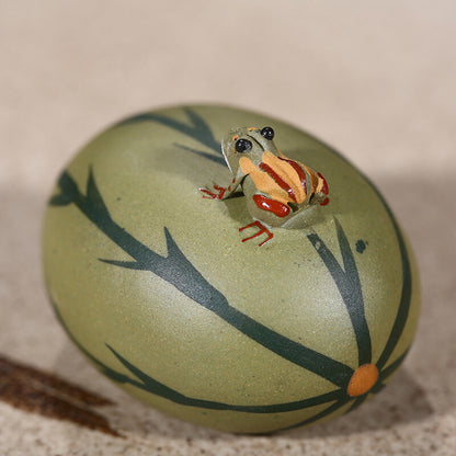 Water Spray Tea Pet Frog On Watermelon Statue Mini Tea Play Home Decoration Fun