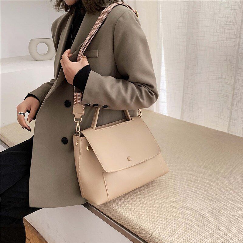 Totes Bags Women Large Capacity Handbags Shoulder Messenger Bag Retro Elegant
