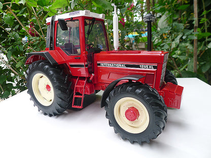 1:16 UH 6334 International 1255 XL Tractor Construct Farm Machine Diecast Model