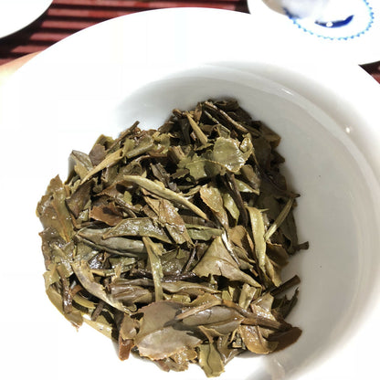 FuDing white tea Bai mu dan cake, Lao Bai Cha Old aged Small Pai Mu Tan cake tea