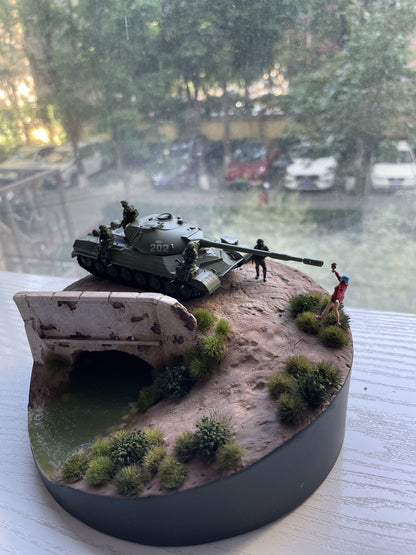 1/72 Suburban Bridge Scene Platform Model For Tank Military Scene/give Away Girl