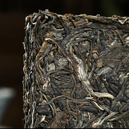 250g Authentic Yunnan 2020 Iceland Ancient Tree Tea Pu'er Tea Raw Tea Bricks