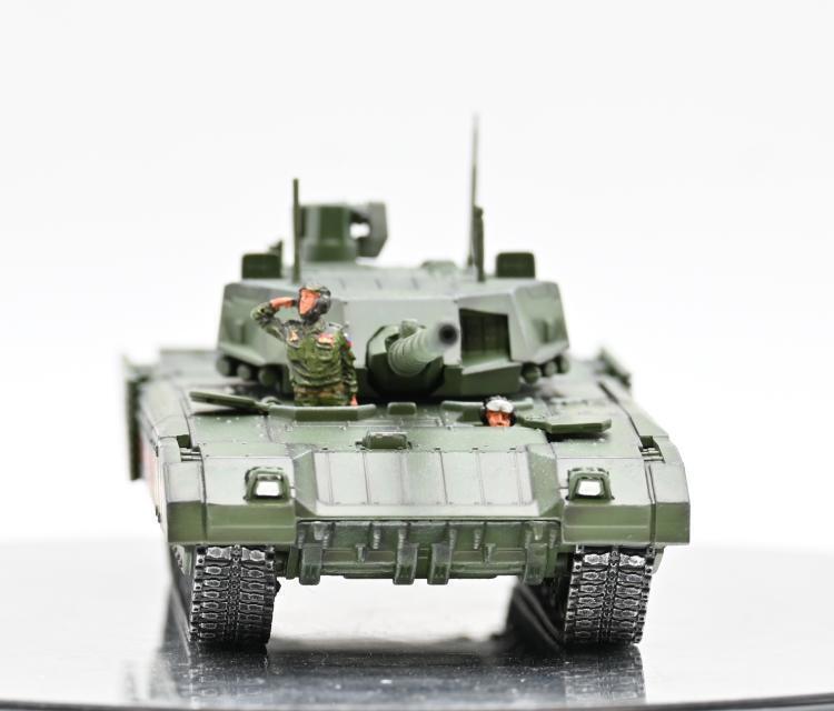 Sanrong 1/72 T14 Armata Main Battle Tank Parade Model w/ 2 Persons Ornaments
