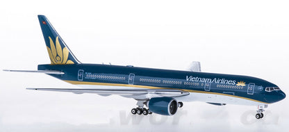 1:400 Phoenix Vietnam Airlines BOEING 777-200ER Passenger Airplane Diecast Model