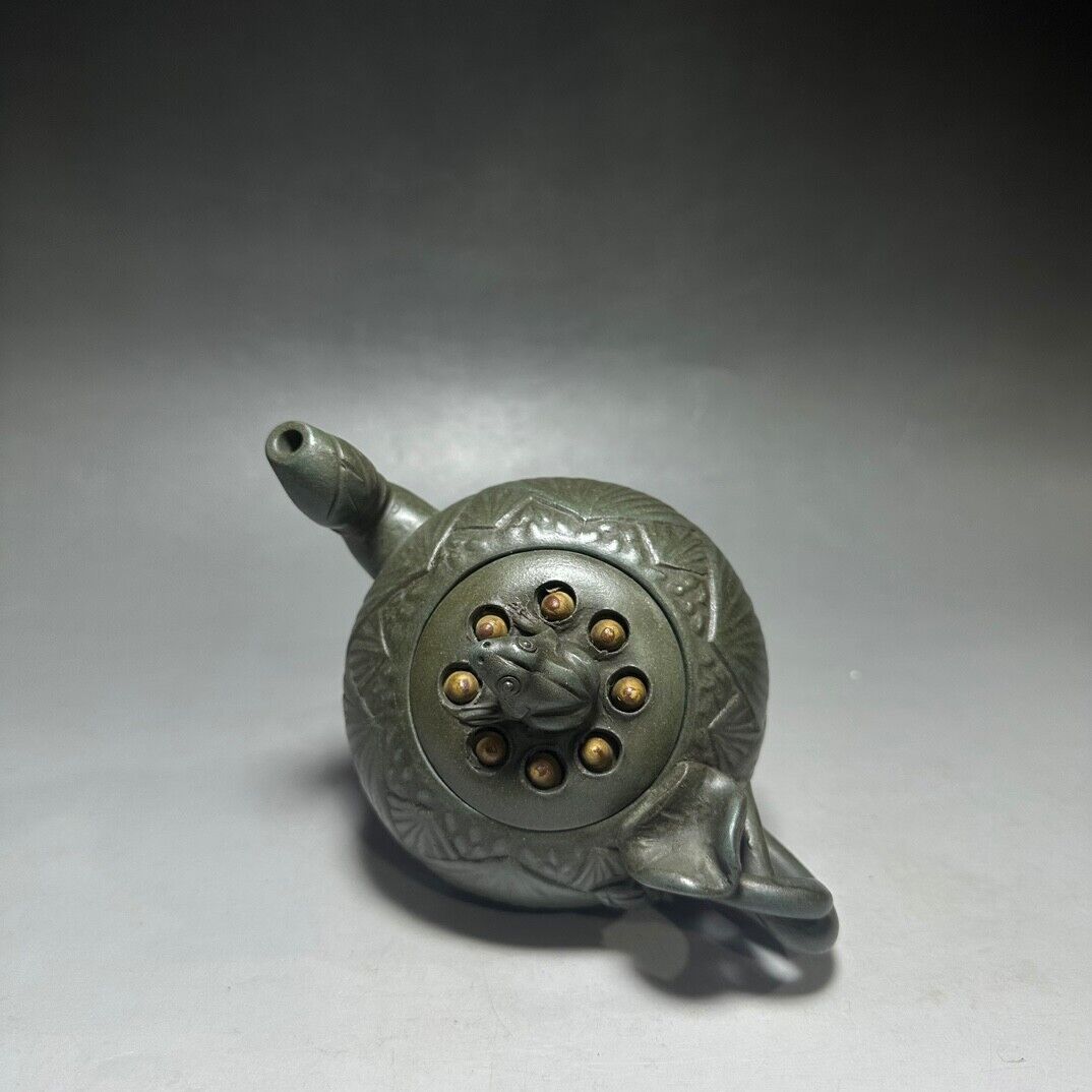 Chinese Yixing Zisha Clay Handmade Exquisite Teapot（青蛙莲子壶 底款：蒋蓉）