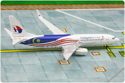 1:400 Phoenix Malaysia Airlines BOEING 737-800 Passenger Airplane Diecast Model