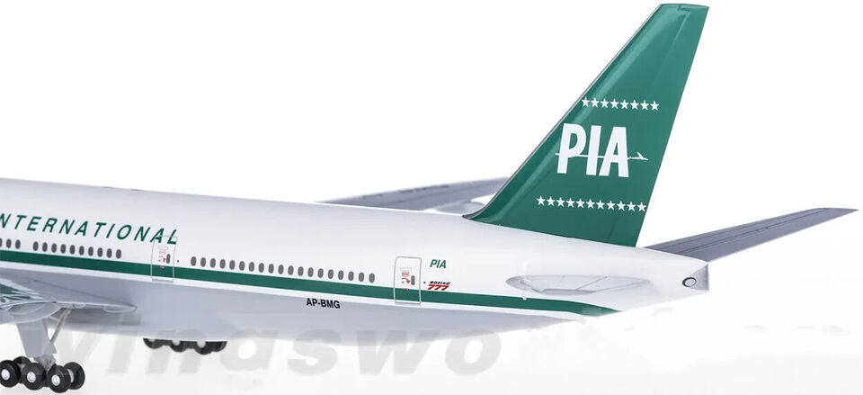 1:200 32CM Hogan PIA PAKISTAN BOEING 777-200 Passenger Plane ABS Plastic Model