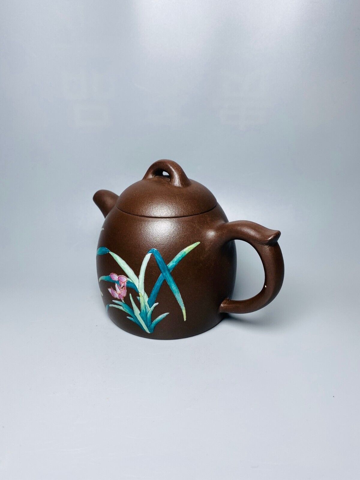 Chinese Yixing Zisha Clay Handmade Exquisite Teapot （珐琅彩秦权壶 底款：徐方怀）