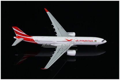 1:400 JC Wings Air Mauritius AIRBUS A350-900NEO Passenger Airplane Diecast Model
