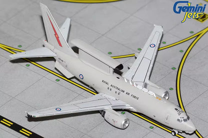 1:400 GeminiJets SOUTHWEST BOEING 737 MAX8 Passenger Airplane Diecast Model