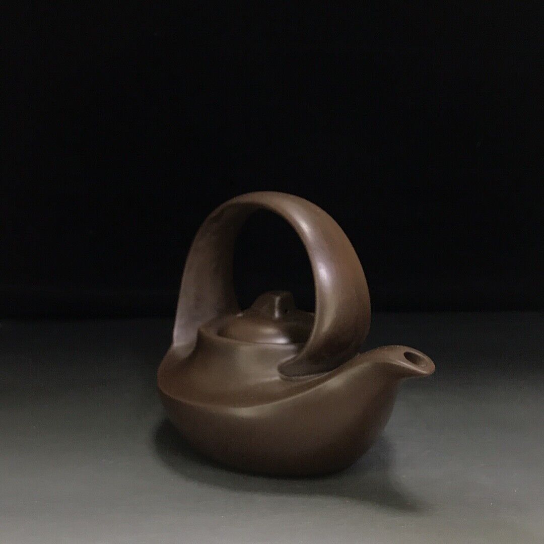 Chinese Yixing Zisha Clay Handmade Exquisite Teapot （曲壶 底款：如图）