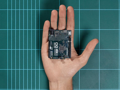 Arduino UNO R4 Minima - Renesas RA4M1 - USB-C, CAN, DAC (12 bit), OP AMP, SWD...