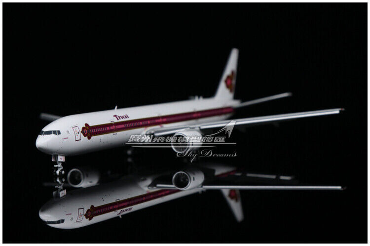 1:400 JC Wings Thai BOEING 777-300 Passenger Airplane Flap Down Diecast Model