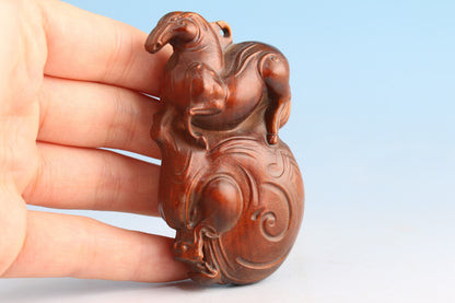 old boxwood hand carved horse Figure statue netsuke collectable gift hand piece