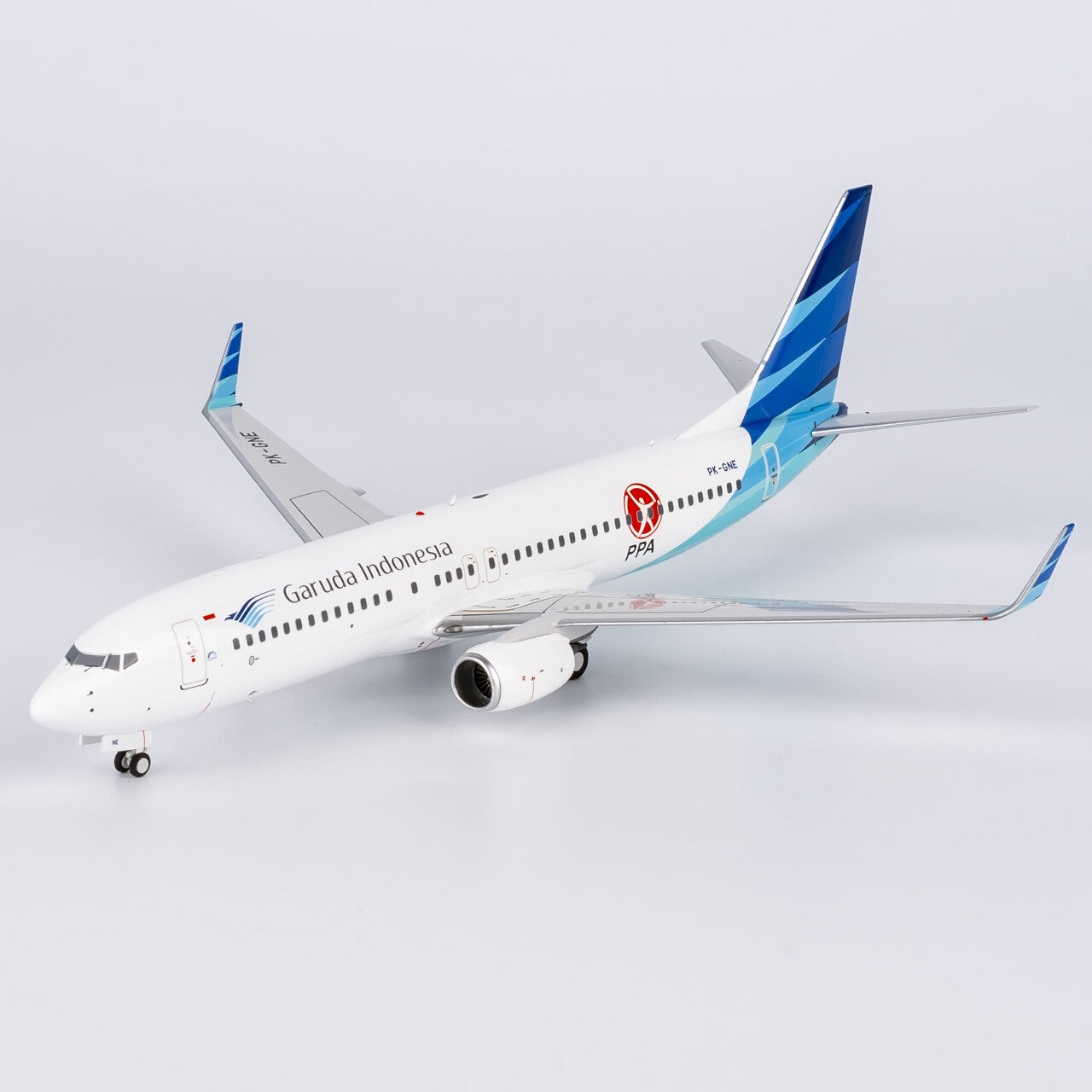 1:200 NG Models Garuda lndonesia B737-800/w Passenger Diecast Aircraft Model