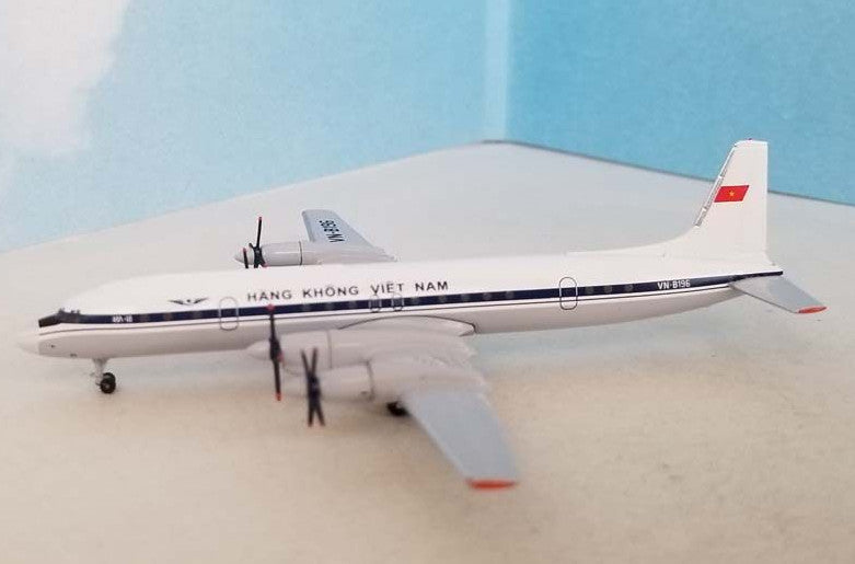 1:400 AeroClassics Vietnam Airlines Ilyushin Il-18 Passenger Plane Diecast Model
