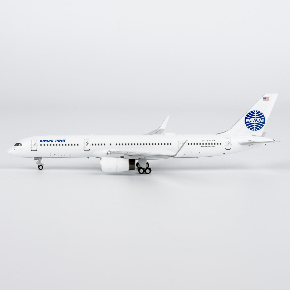 1:400 NGmodels Icelandair Boeing 757-200 Passenger Airplane Diecast Plane Model