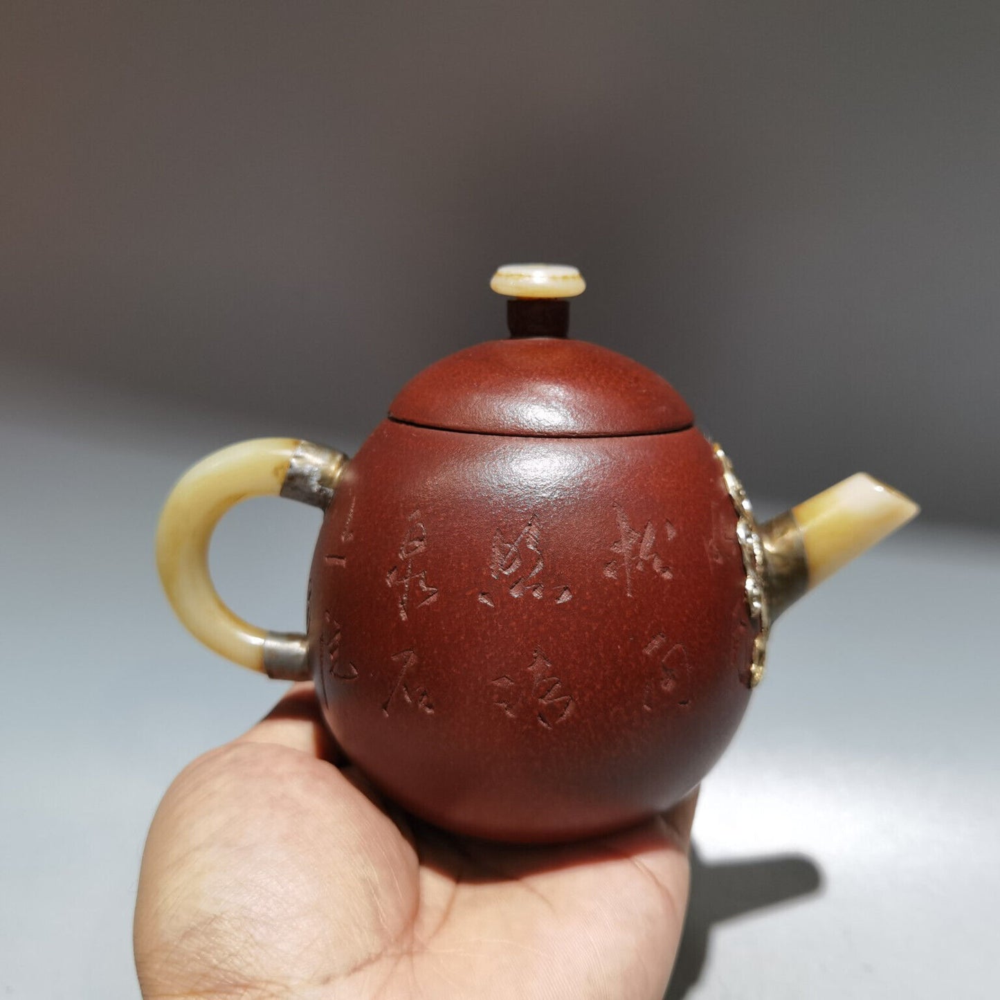 Chinese Yixing Zisha Clay Handmade Exquisite Teapot（镶玉壶 底款：顾景舟）