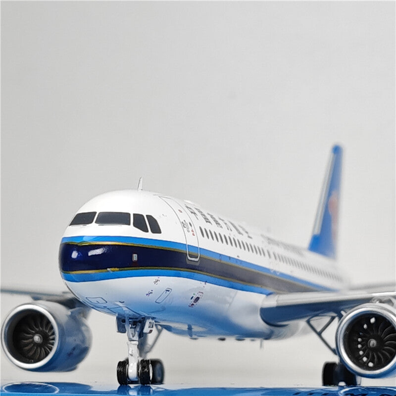 1:200 Aviation CHINA EASTERN AIRBUS A320NEO Passenger Airplane Diecast Model