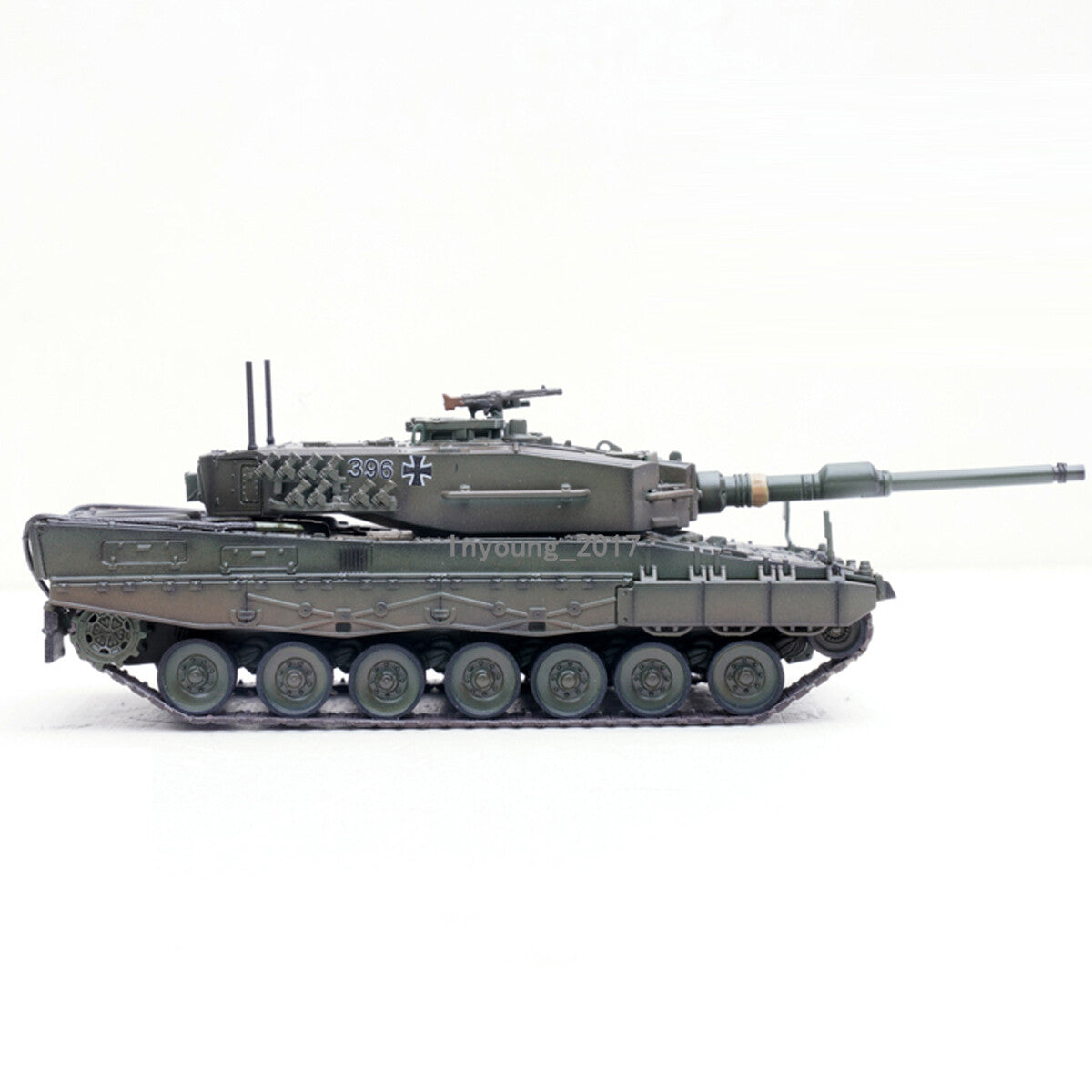 1:72 Leopard 2A4 Battle Tank Model Diecast Military Toy Tank for Boys Gifts Kids