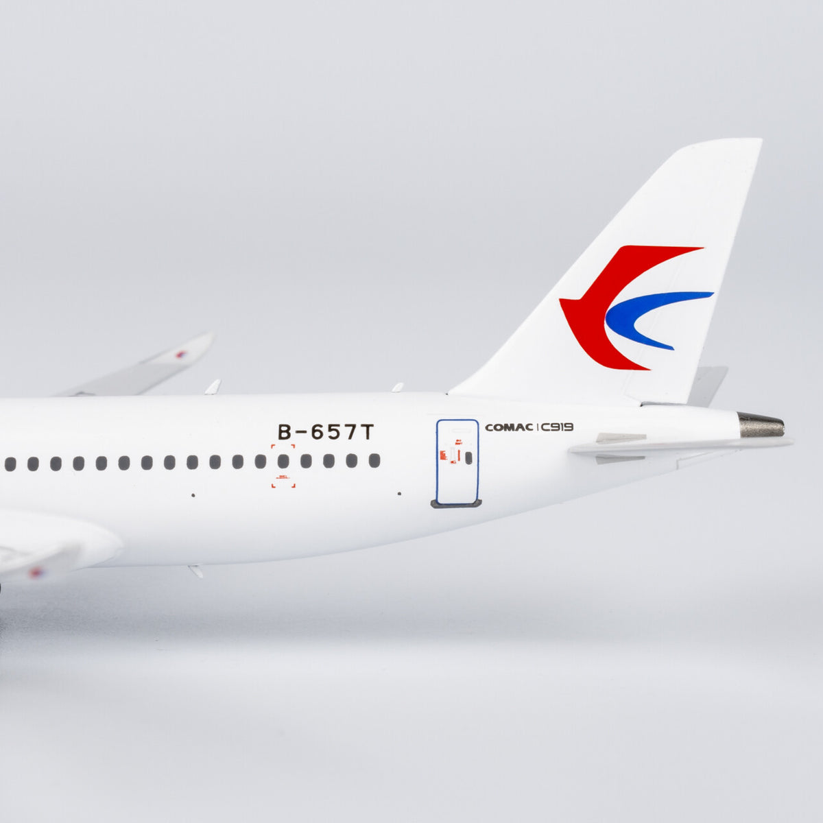 1:400 NG Model CHINA EASTERN Comac C919 Passenger Plane Diecast Aircraft Model