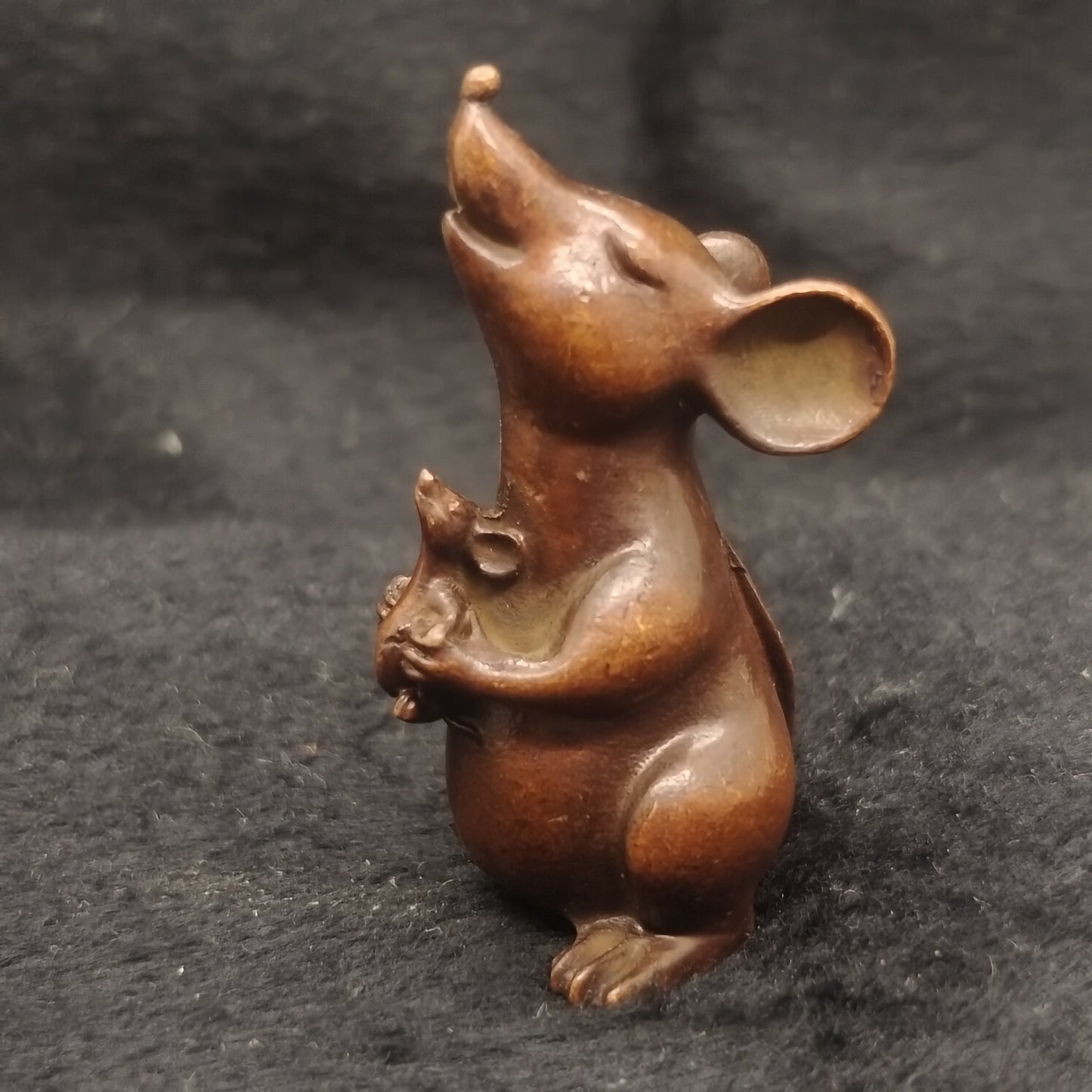 Chinese Antique Purple Bronze Blessed Rat Holding Son Tea Pet Statue