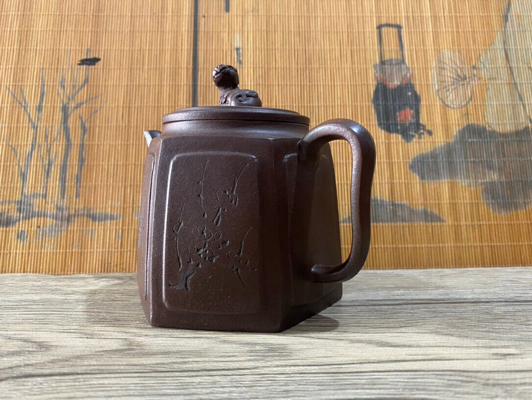 Chinese Yixing Zisha Clay Handmade Exquisite Teapot（壶 底款：顾景舟）