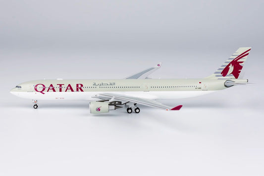 1:400 NG Model QATAR AIRBUS A330-300 Passenger Aircraft Diecast Airplane Model