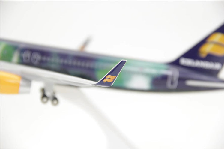1:150 32CM RISESOON ICELANDAIR BOEING 757-200 Passenger Plane ABS Plastic Model