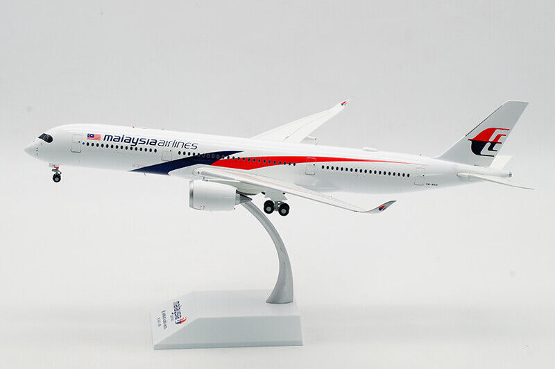 1:200 33CM JC WINGS MALAYSIA AIRLINES A350-900 Passenger Airplane Diecast Model