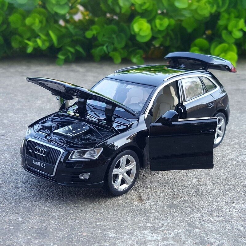 1:32 Audi Q5 SUV Diecast Model Car Collection Toy Vehicle Sounds & Lights