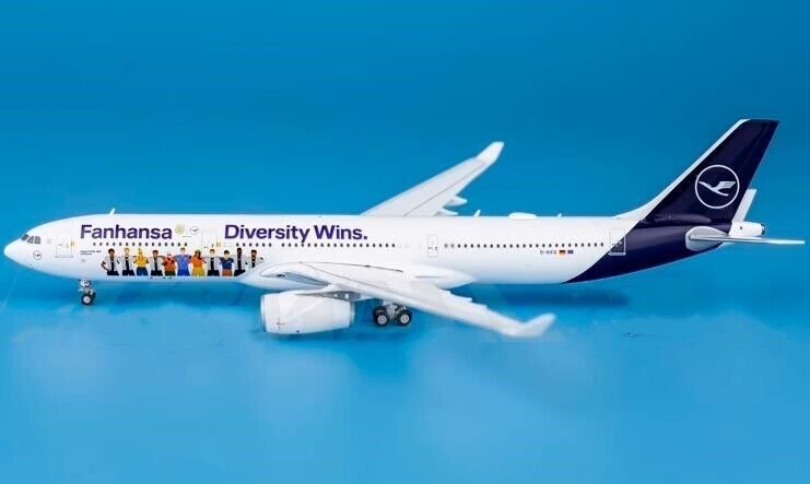 1:400 GeminiJets Lufthansa AIRBUS A330-300 Passenger Airplane Diecast Model