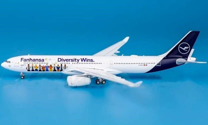 1:400 GeminiJets Lufthansa AIRBUS A330-300 Passenger Airplane Diecast Model