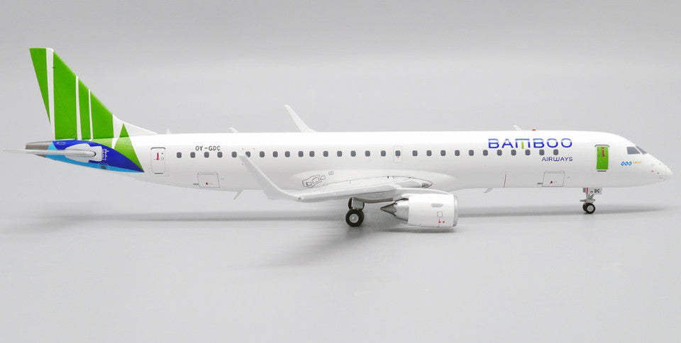 1:200 JC Wings BAMBOO AIRWAYS Embraer ERJ190-200LR Passenger Plane Diecast Model