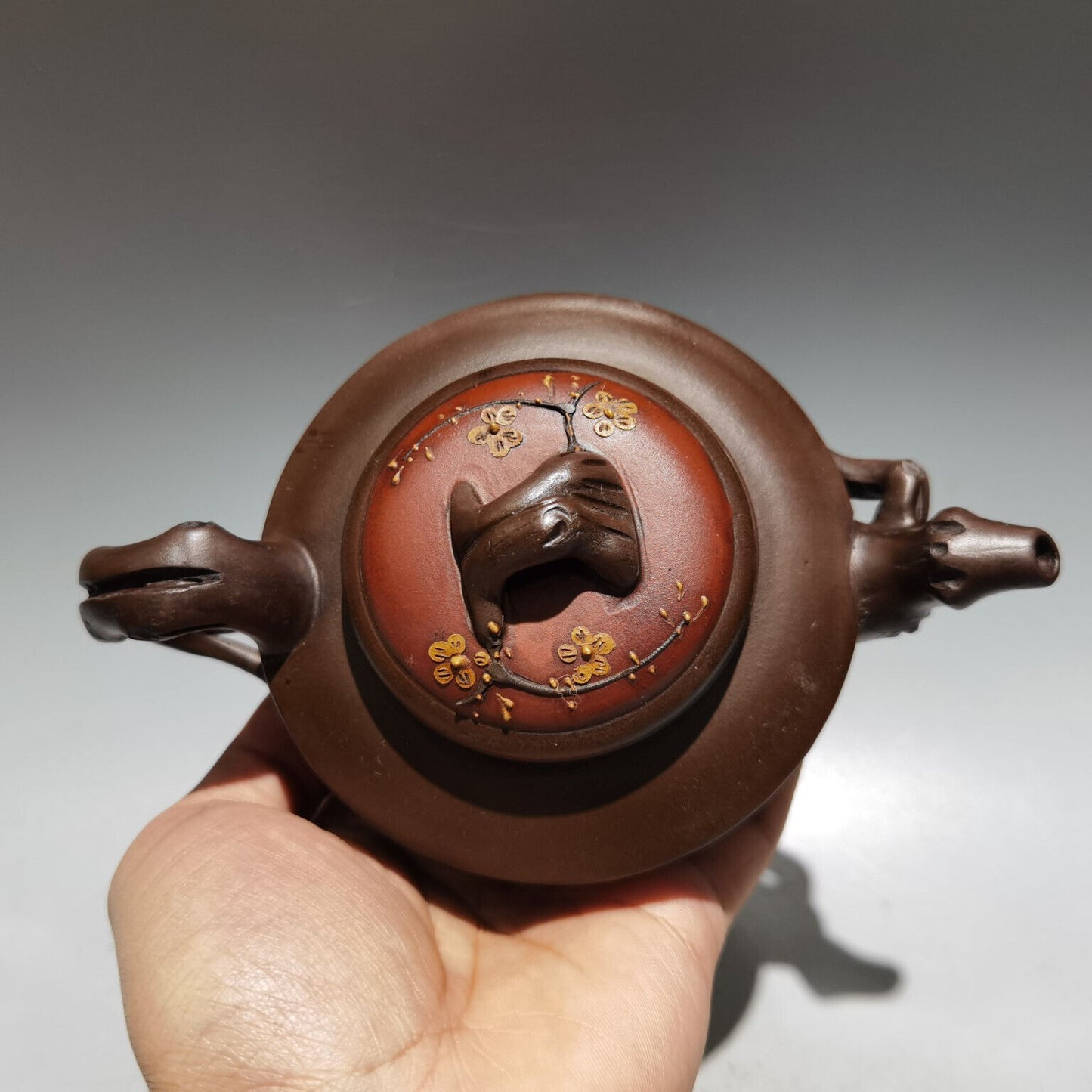 Chinese Yixing Zisha Clay Handmade Exquisite Teapot （红梅花壶 底款：周桂珍 )