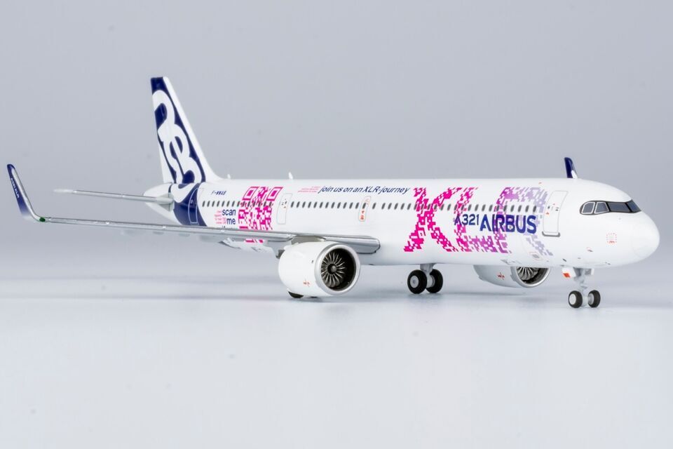 1:400 NG Model AIRBUS A321neo Passenger Airplane Diecast Aircraft Model