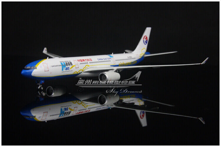 1:400 Phoenix CHINA EASTERN AIRBUS A330-300 Passenger Airplane Diecast Model