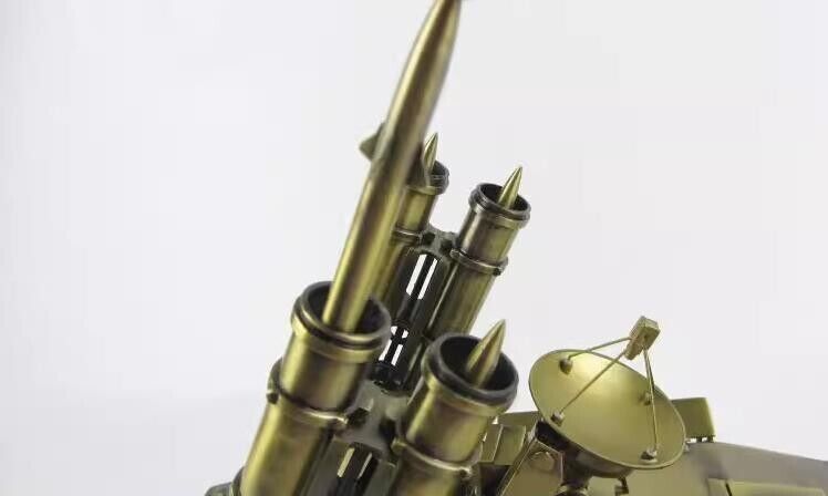 1:18 30CM HQ-7 Anti-aircraft Missile Vehicle Truck Diecast Military Armor Model