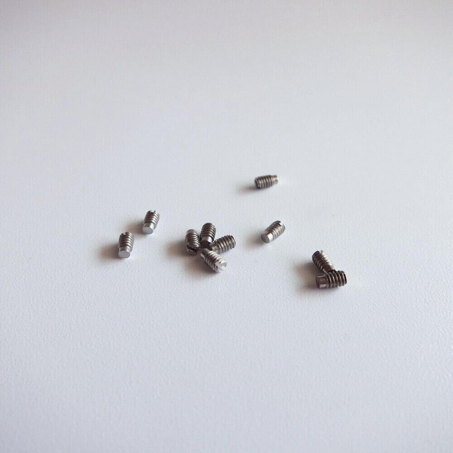 120Pcs 0.8mm-1.5mm Stainless Steel Mini Watch Fixing Screws Pins Repair Tool Box