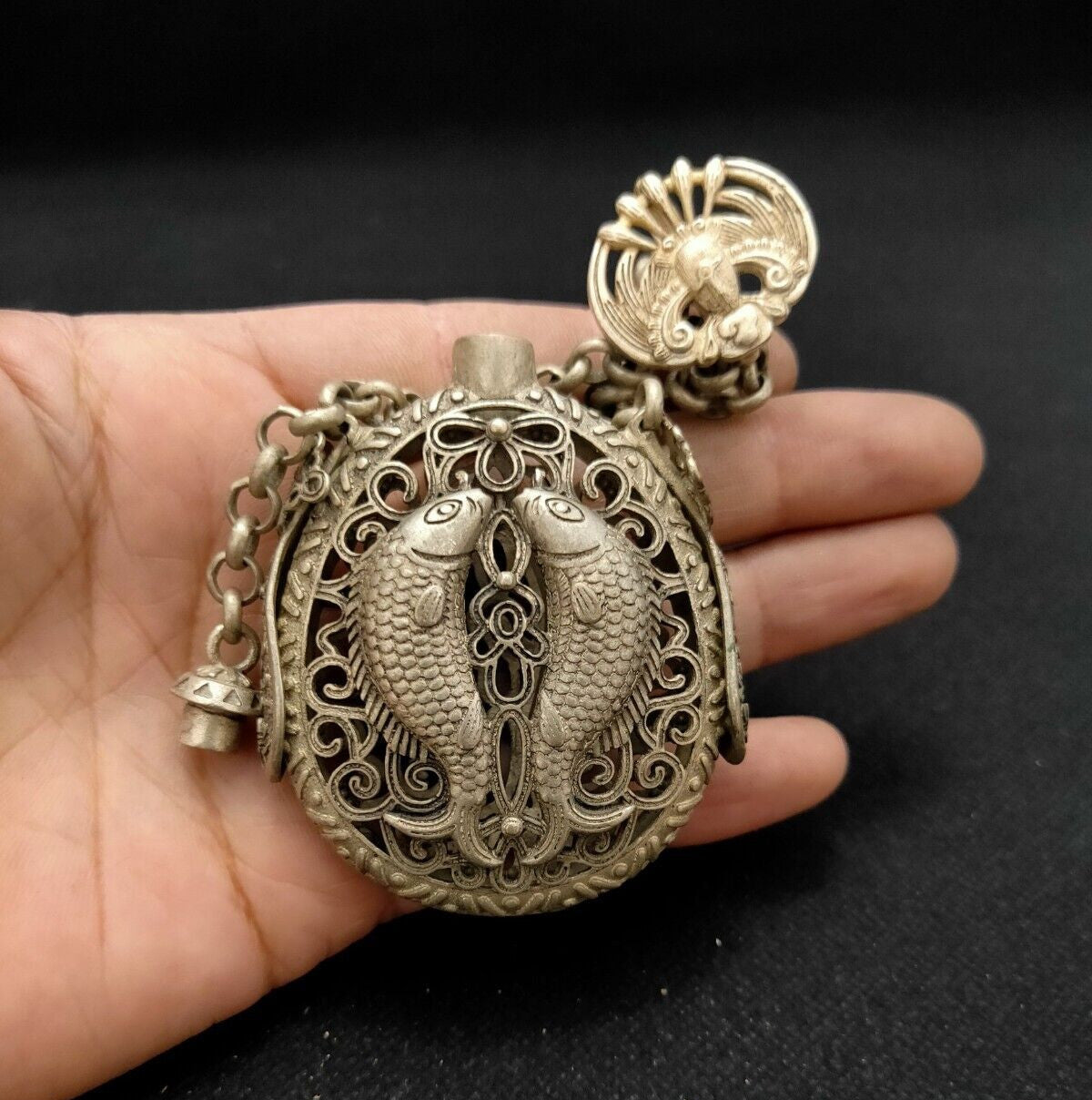 Noble copper tibet silver double fish pendant Hollow out snuff bottle netsuke