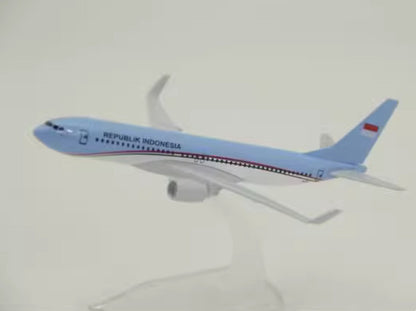 16cm REPUBLIK INDONESIA BOEING 737 Passenger Plane Diecast Aircraft Metal Model