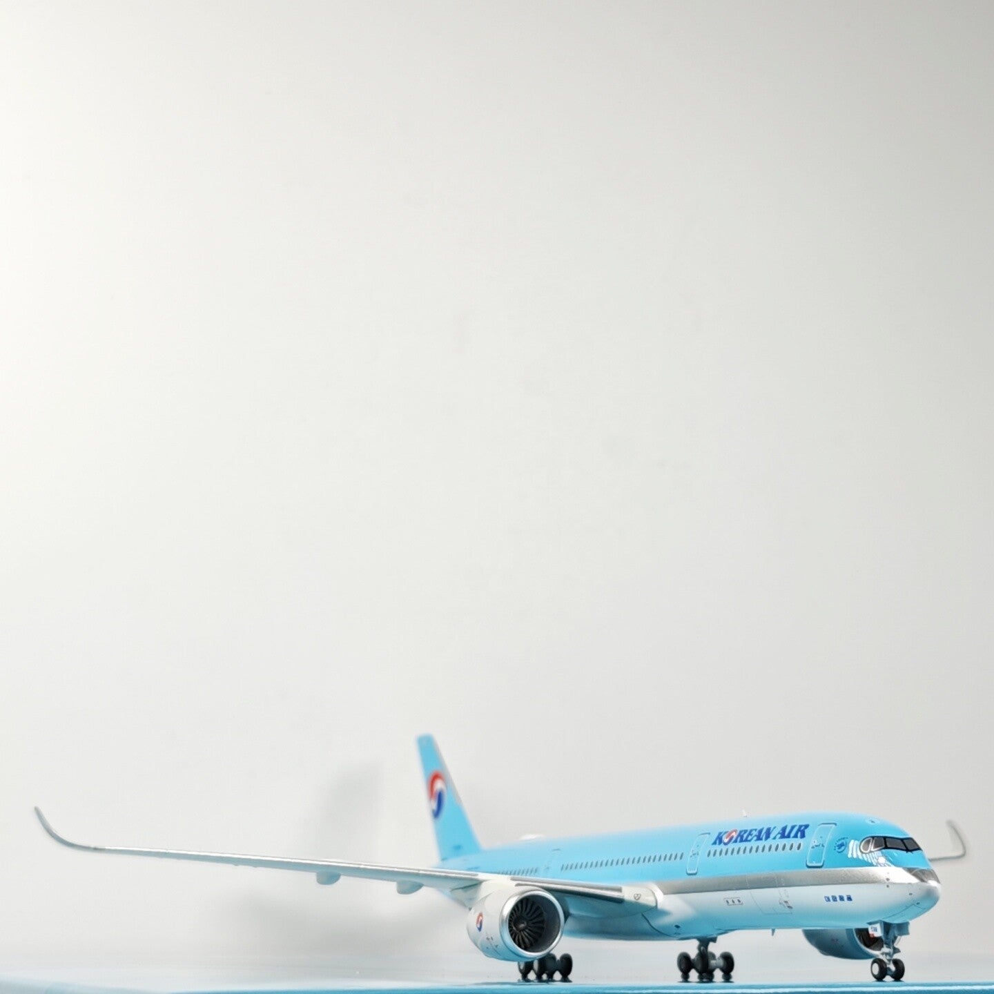 1:400 NG Model KOREAN AIR AIRBUS A350-900 Passenger Airplane Plane Diecast Model