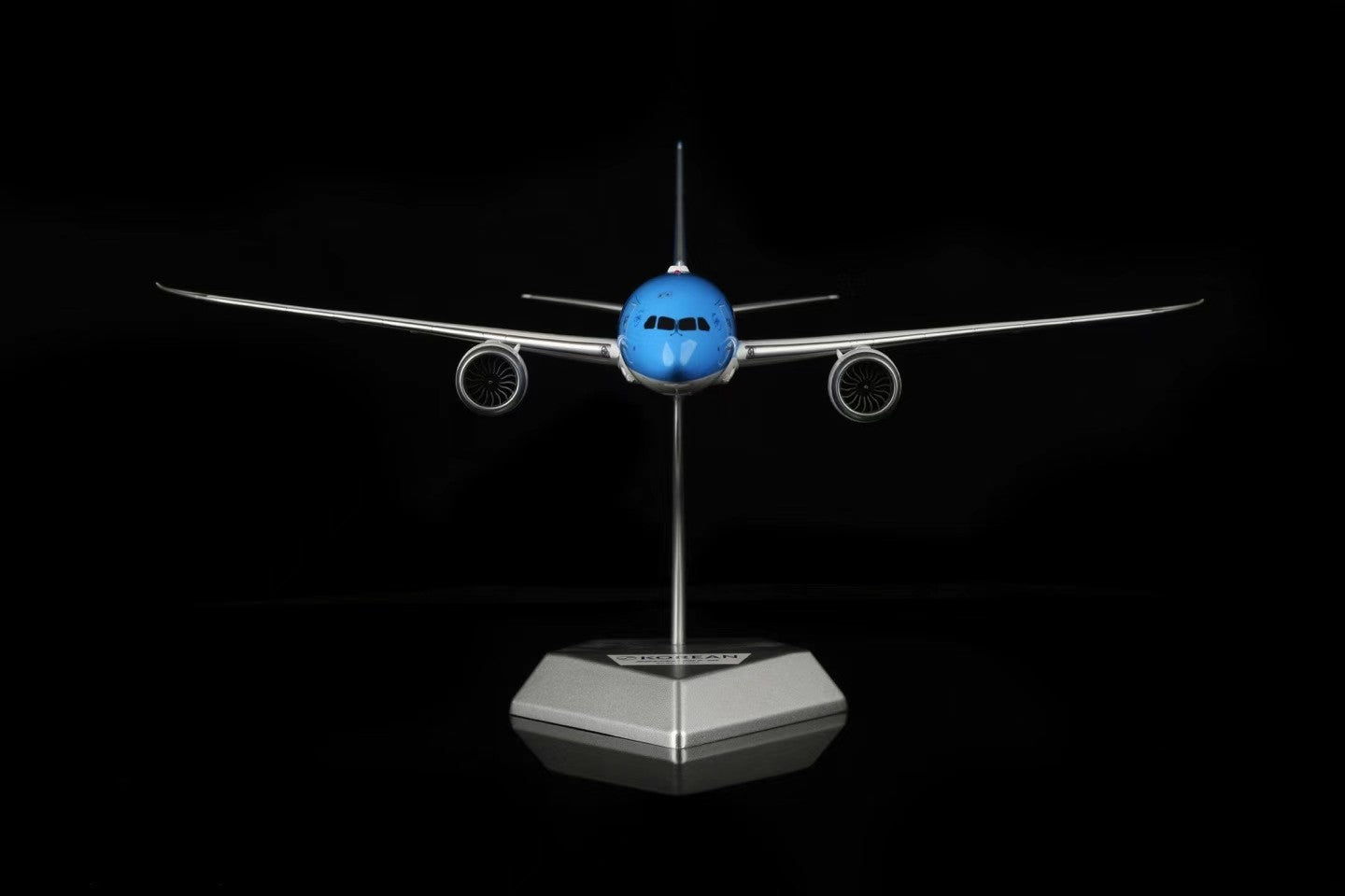1:200 SQ Wings Korean Air Boeing 787-10 HL8515 Passenger Airplane Diecast Model