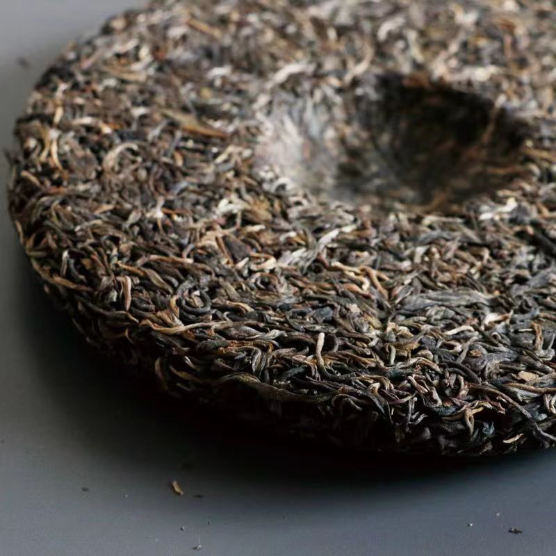 Laomaner Puer Raw Tea Pu-erh Green Tea Cake Yunnan Ancient Tree Pu'er Tea 357g
