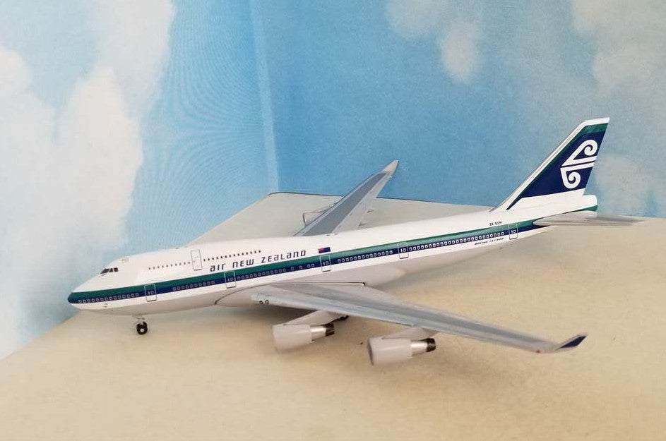 1:400 AeroClassics Air New Zealand BOEING 747-400 Airplane Diecast Plane Model